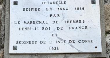 Plaque de rappel historique.